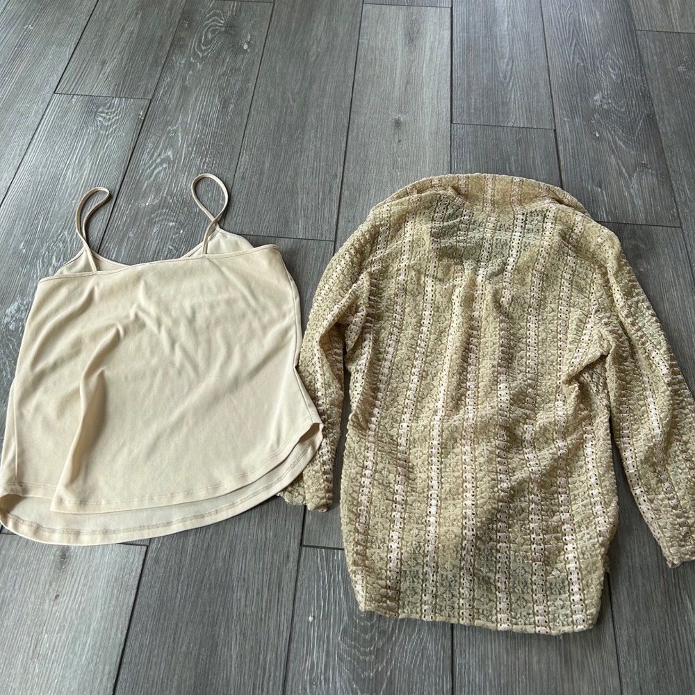 Medium Dressbarn Beige‎ Lace Sheer Button Down Top Nude Cami Lined 2-Piece Set - Picture 2 of 7